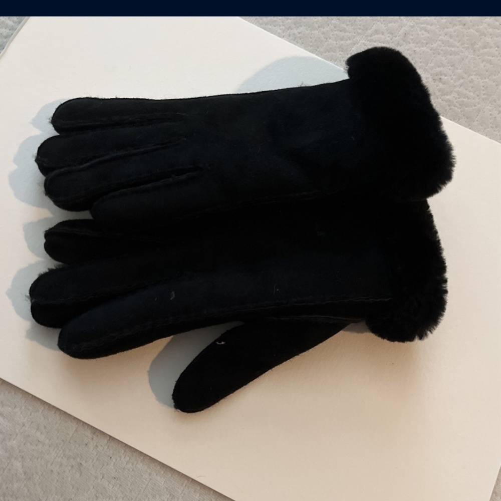 Ugg Gloves - image 2